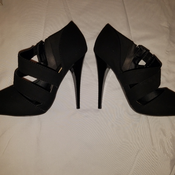 Qupid size 6 black heels (New) - Picture 3 of 6